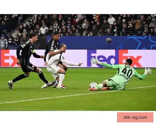 连续进球展现强势攻势，球场胜利美如画