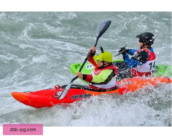 全国皮划艇赛事引燃激情！