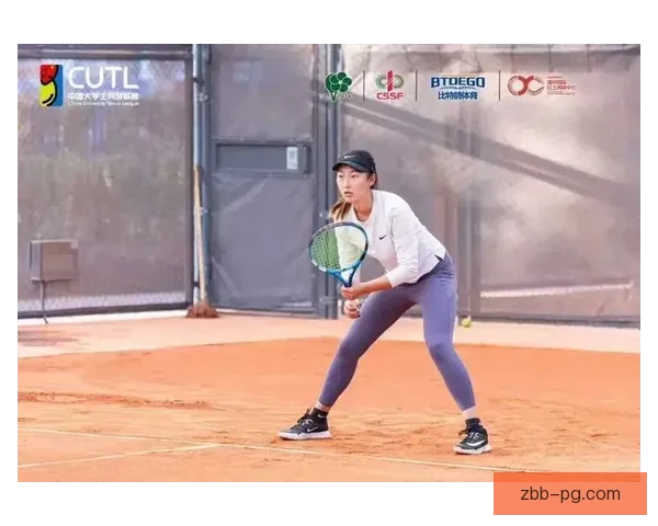 网球锦标赛：全网最新赛况及花边趣闻